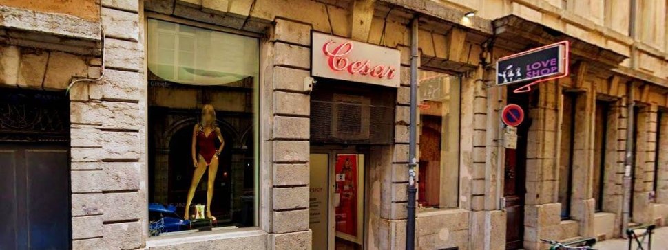 devanture du sexshop cesar love shop a lyon