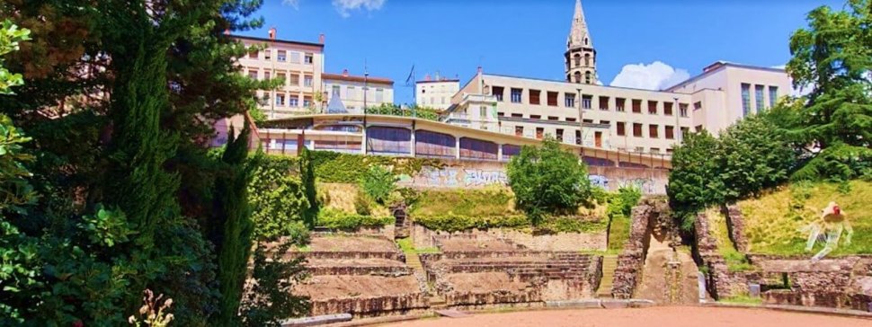 gradins amphitheatre romain des trois gaulles lyon