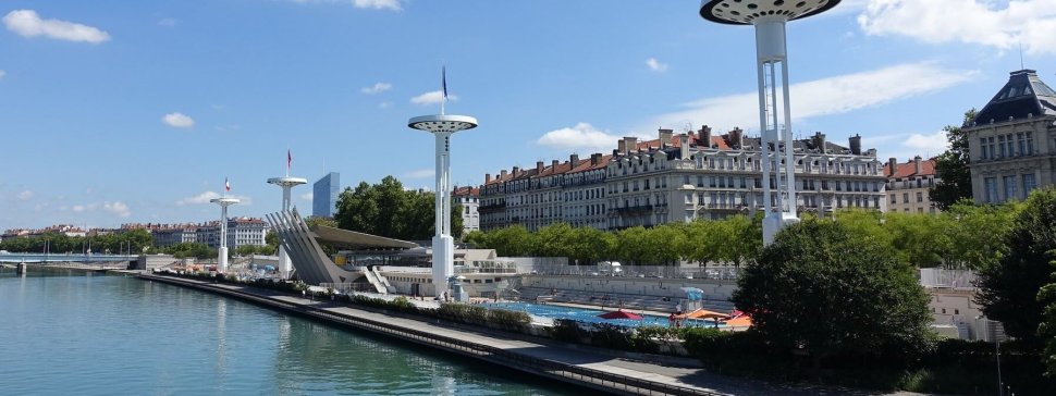 piscine centre nautique tony bertrand depuis pont universite lyon