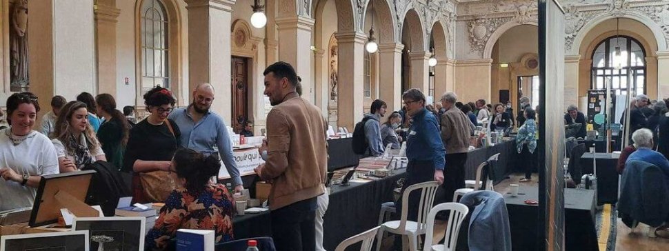 editeurs independants exposants au palais de la bourse lors du festival magnifique livre de lyon