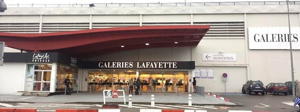 entree galleries lafayette lyon bron